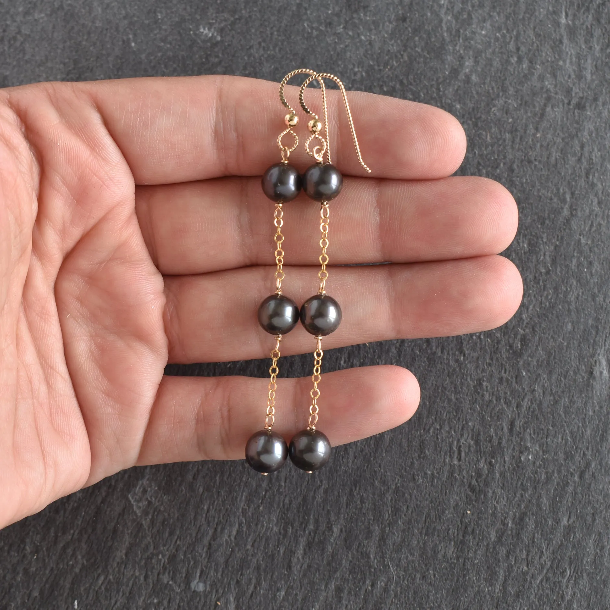 Dainty Chain Link Black Pearl Earrings