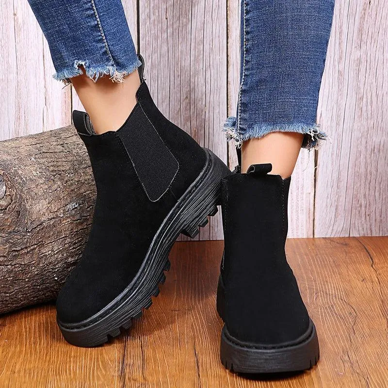 EFFORTLESS ELEGANCE SQUARE HEEL ANKLE BOOTS