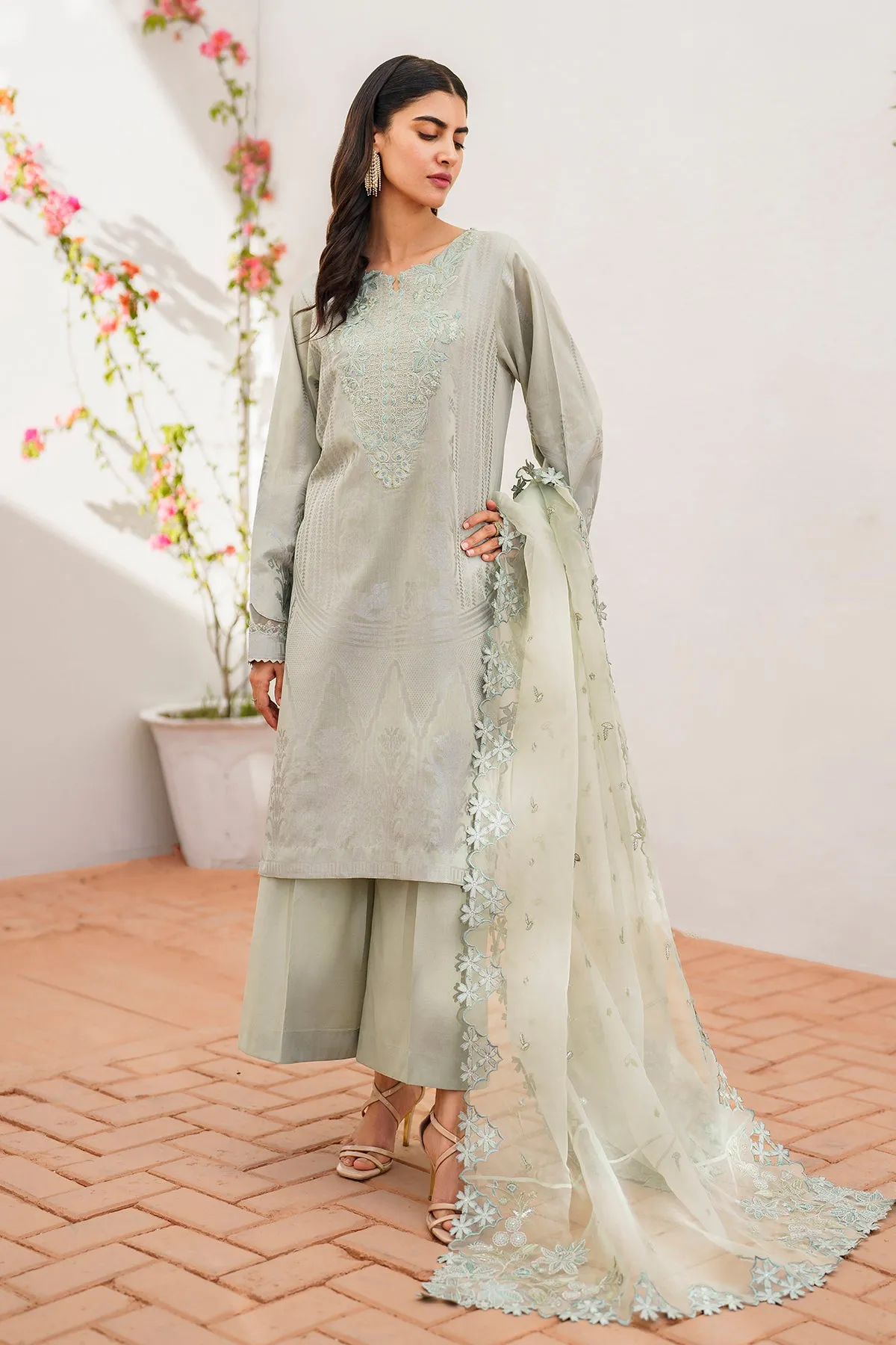 EMBROIDERED JACQUARD LAWN UF-635