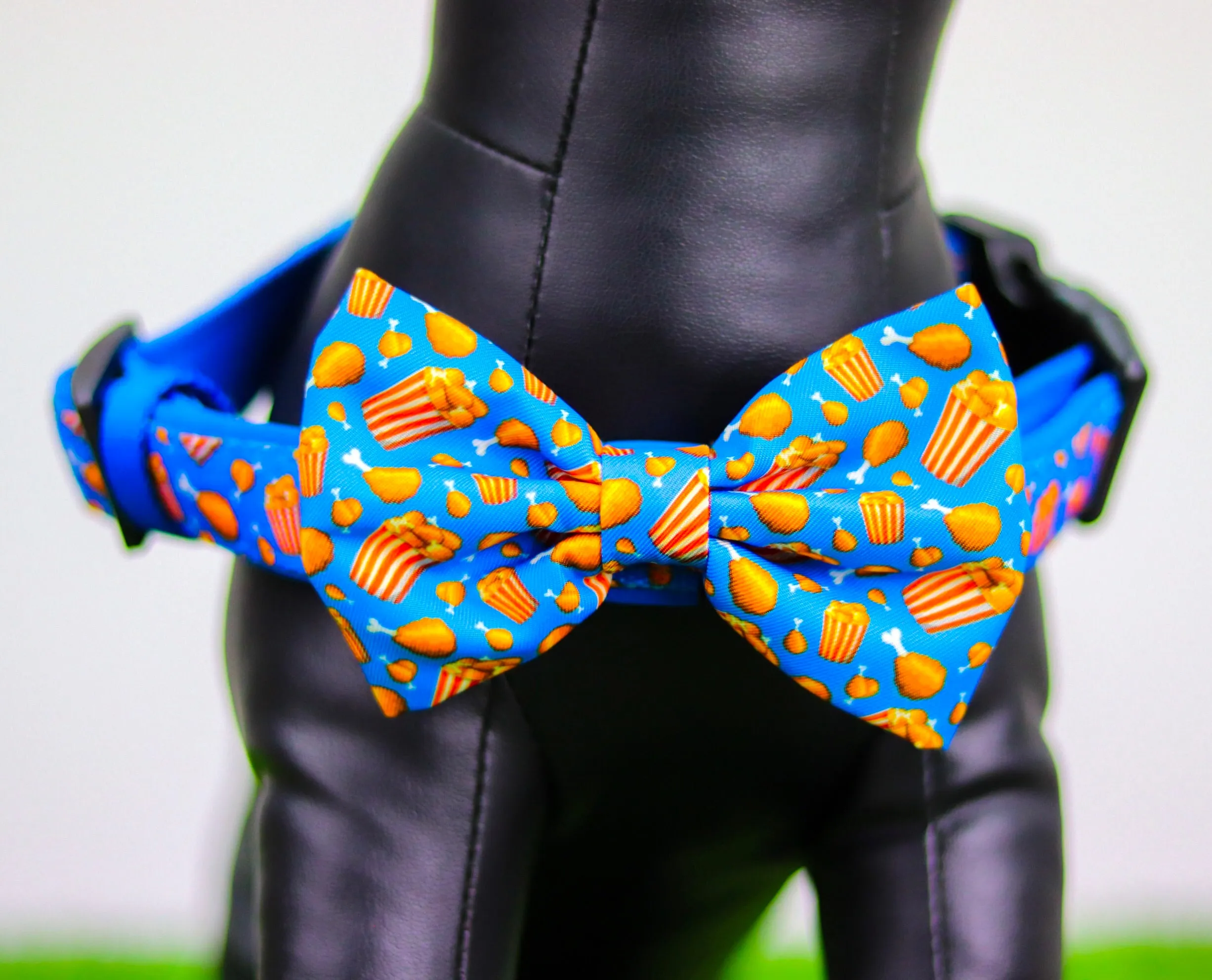 “Finger licking good"  Collar & Bow Tie ✨Bulldog collection ✨