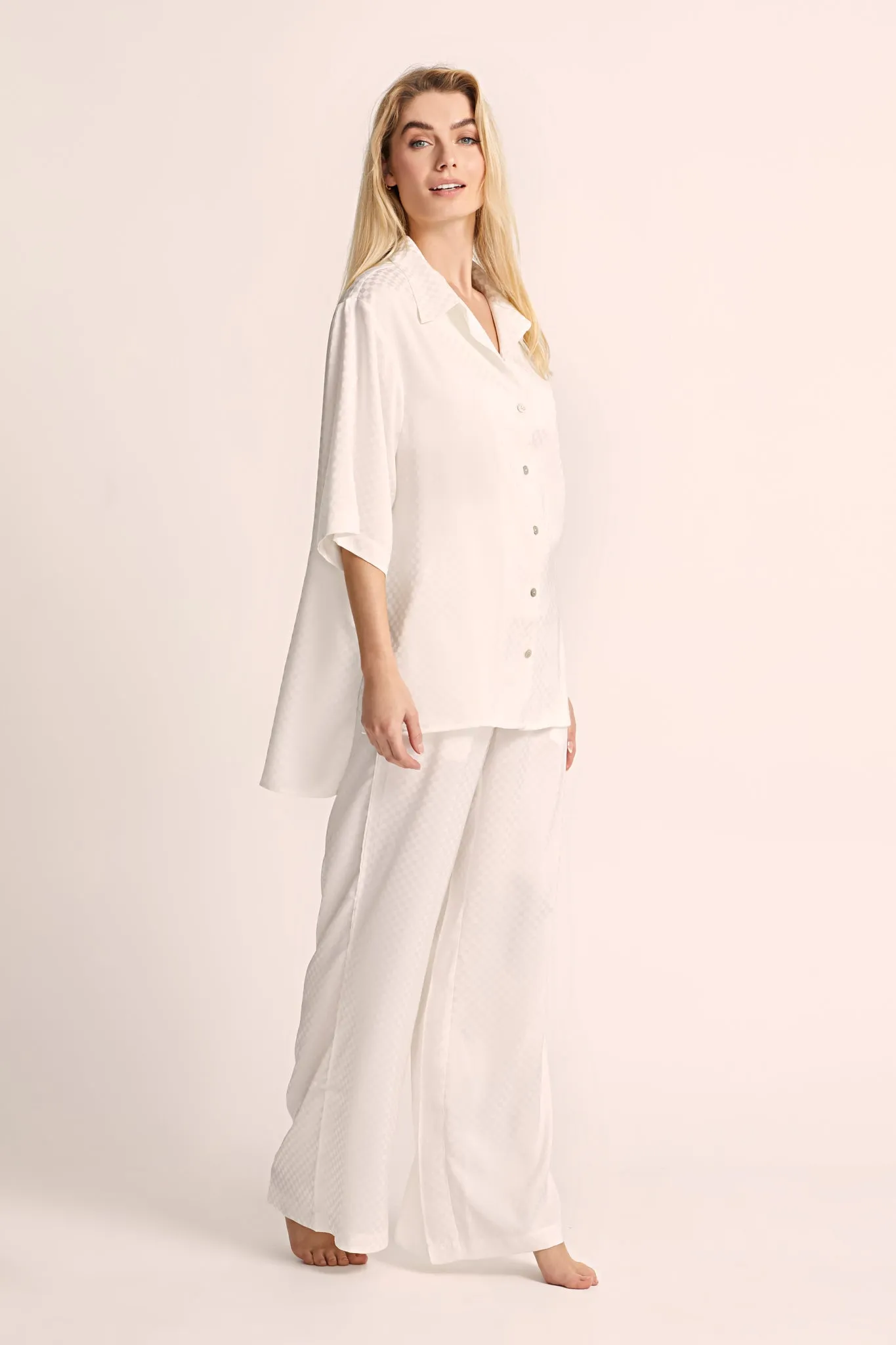 Gigi Relaxed Fit Lounge  - White