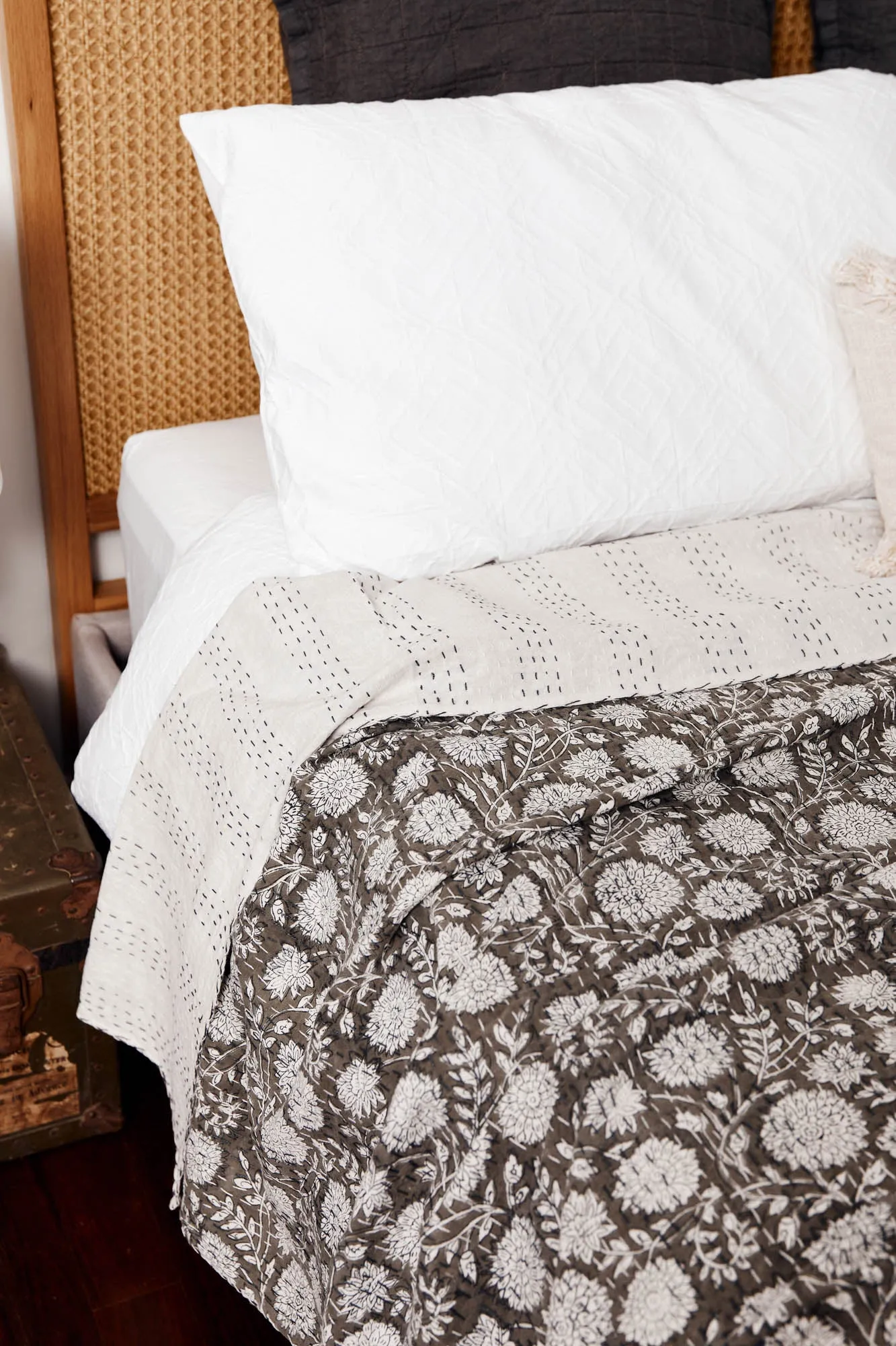 Kantha Quilt Moon Grey Dahlia