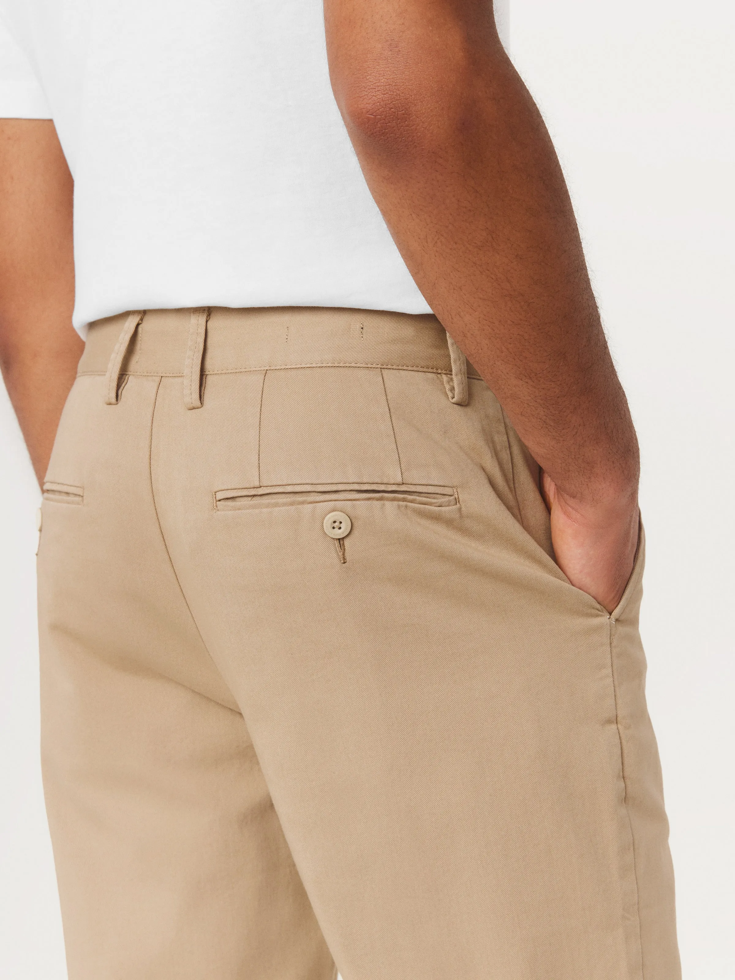 The Joey Straight Chino Pant in Sandstone