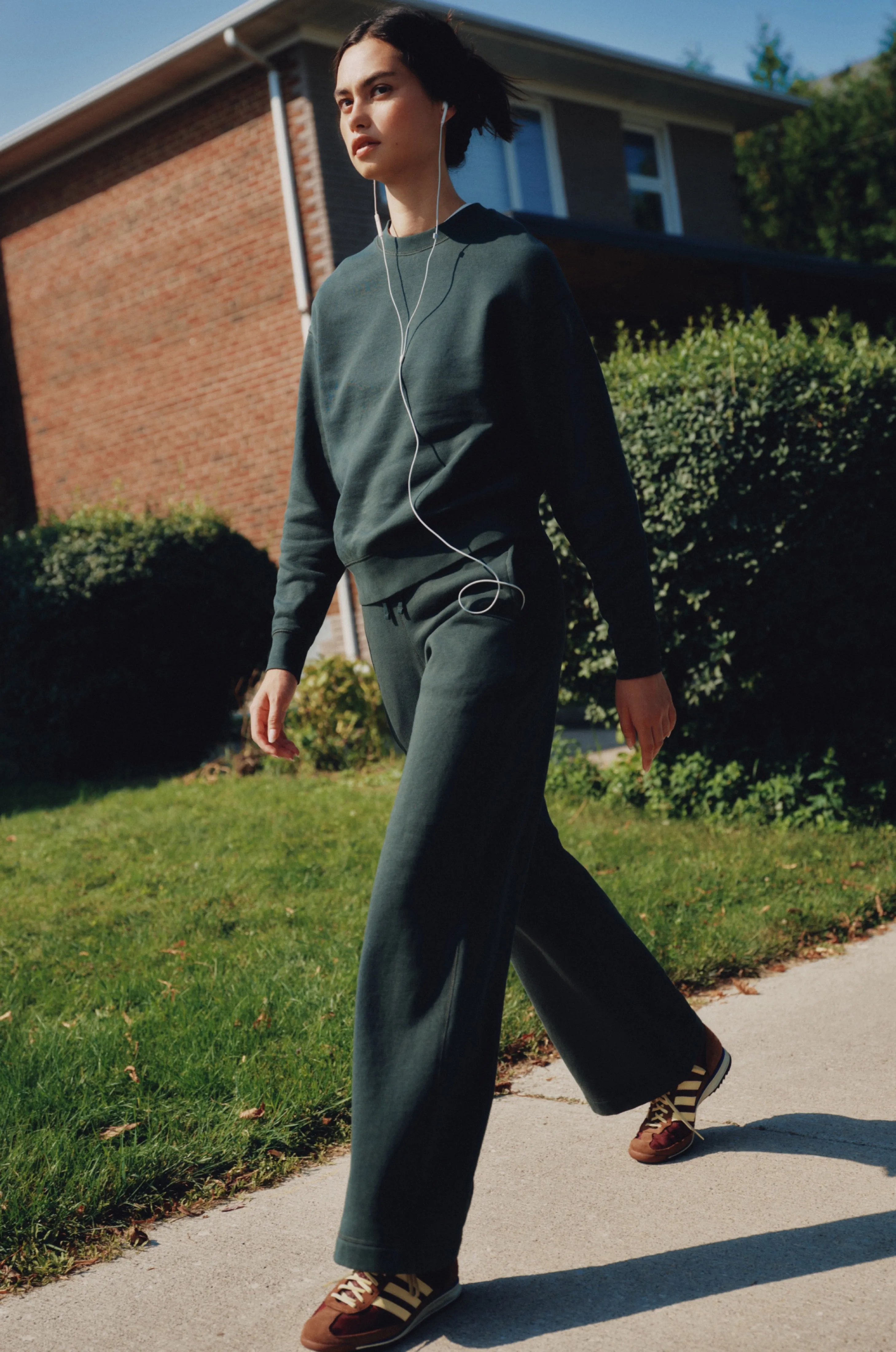 Women's Wide Leg Sweatpant in Racing Green